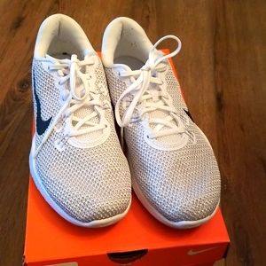 Nike EUC in box flex trainer 7 sneakers
